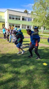 Meelespea lasteaia trennirühmade spordipäev koos vanematega