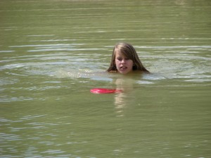 Helen ja frisbee 
