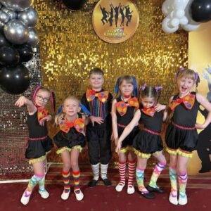 Midrimaa-Huvikool- Esindustantsurühm Midrikad -01 - 1000 x 750