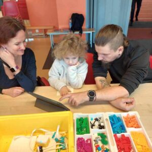 Midrimaa-Huvikool-robootika -04 - 1000 x 750