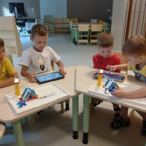 Midrimaa-Huvikool-robootika -06 - 1000 x 750